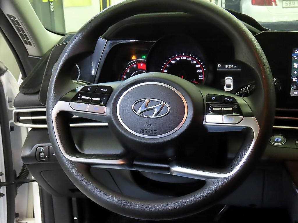 HYUNDAI Avante - Vista 8