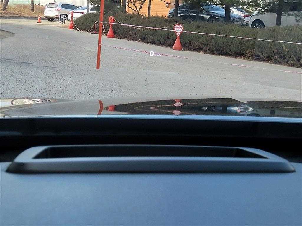 Genesis G90 - Vista 10