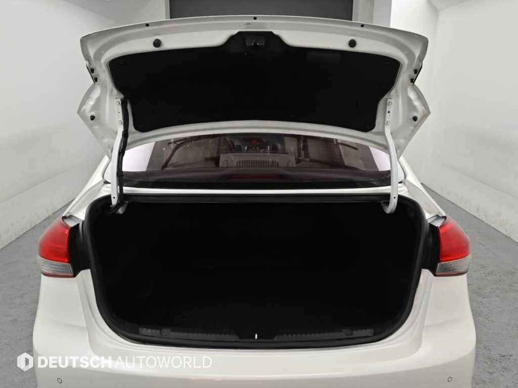 KIA K3 2016 Blanco - Importación desde Corea - HF Imports Iquique - Foto 19