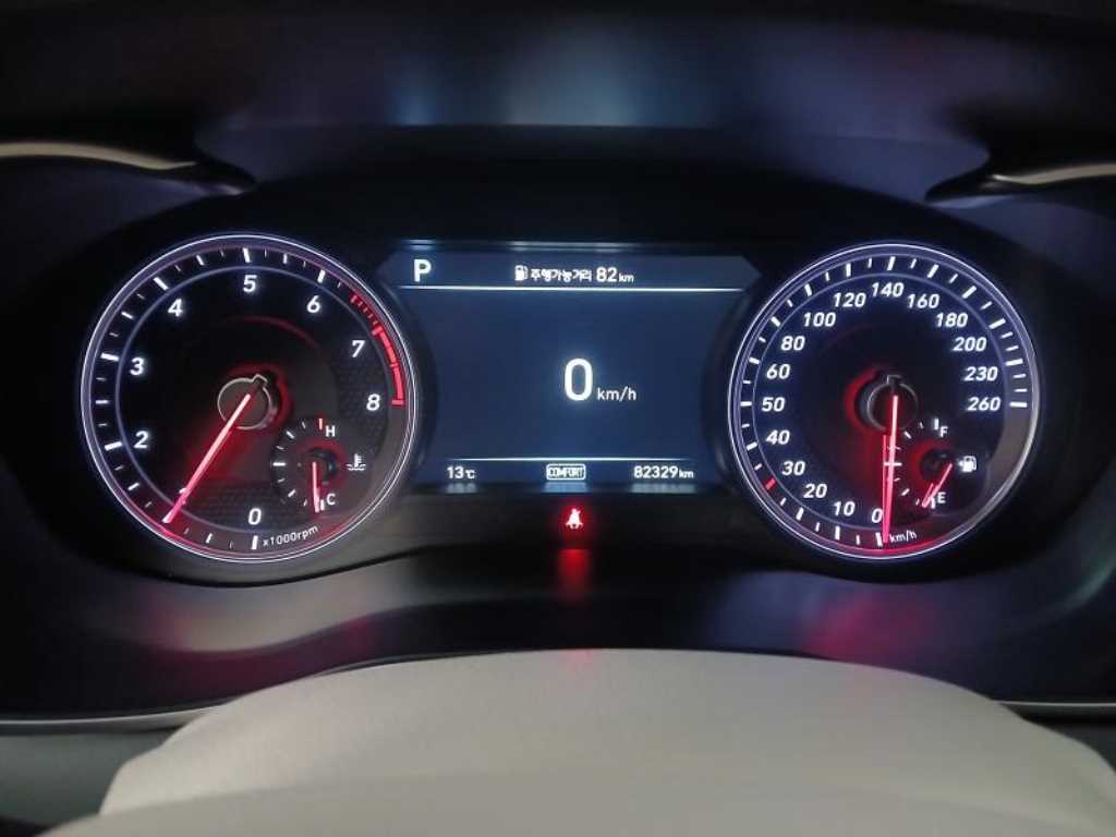 Genesis G70 - Vista 8