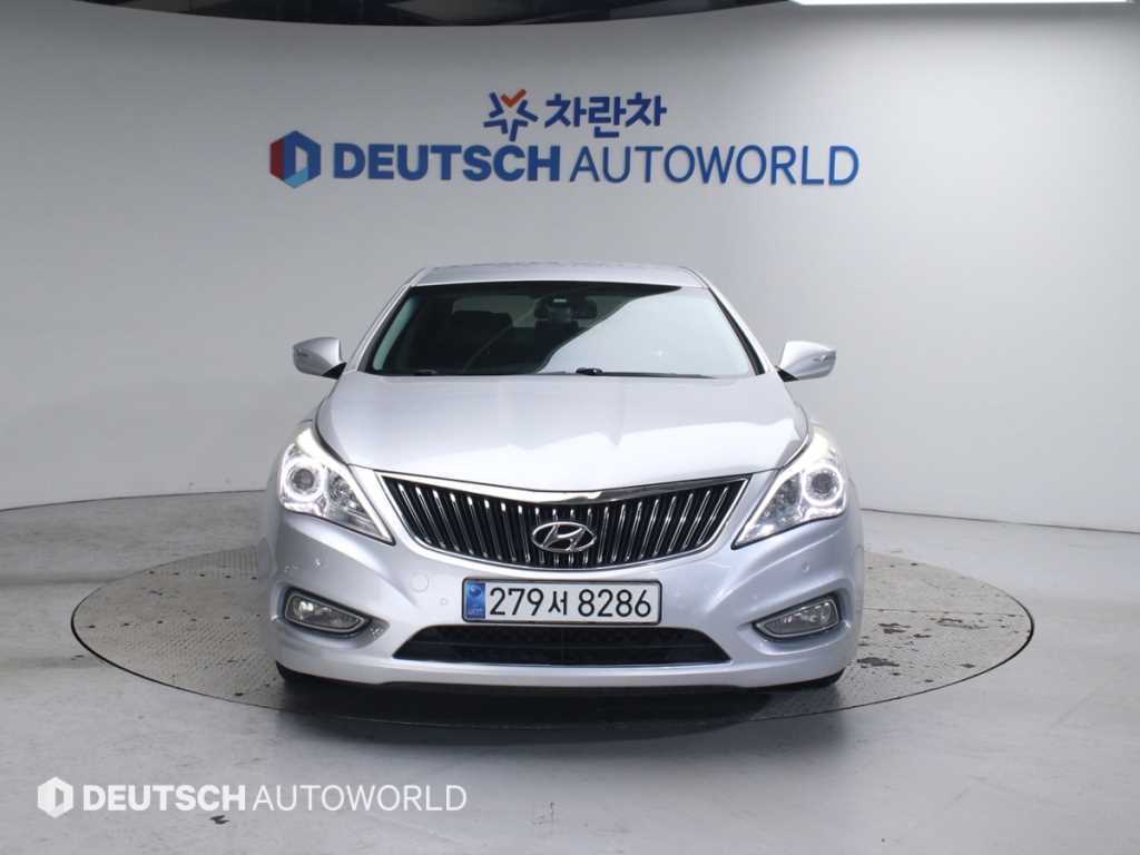 HYUNDAI Grandeur - Vista 3