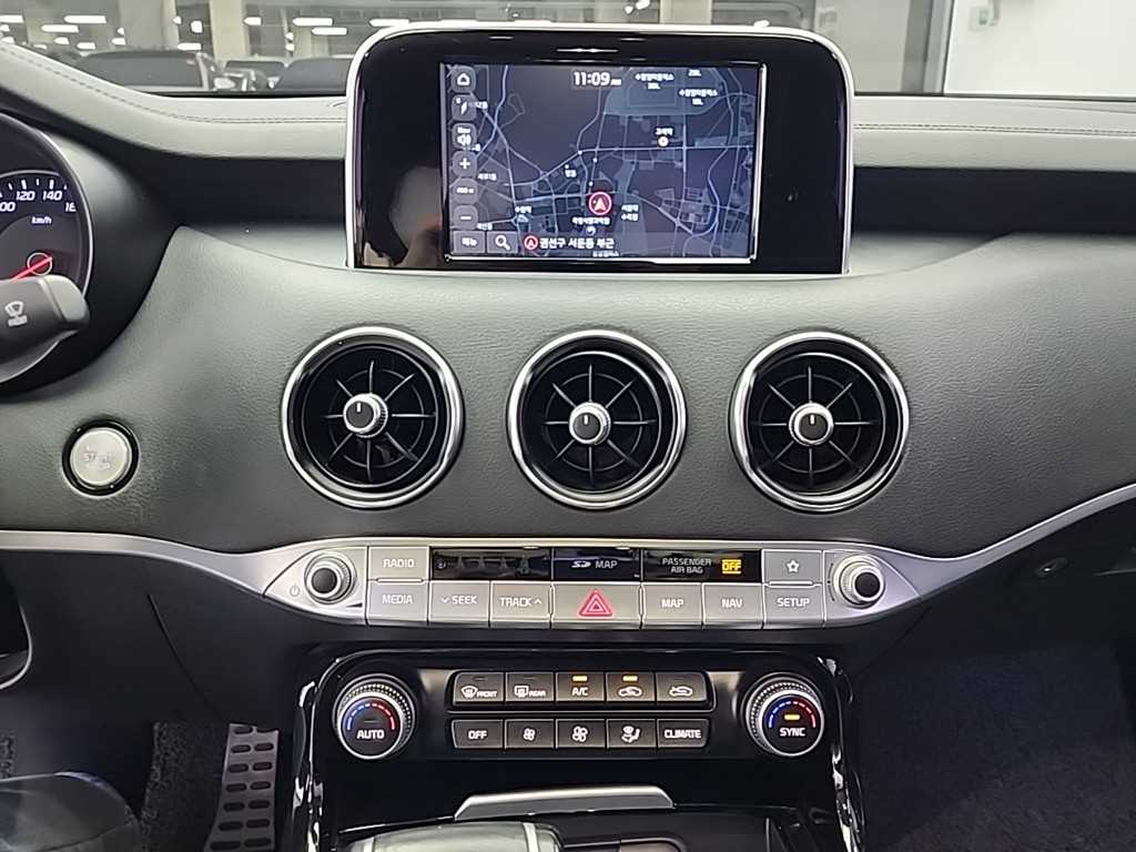 KIA Stinger - Vista 10