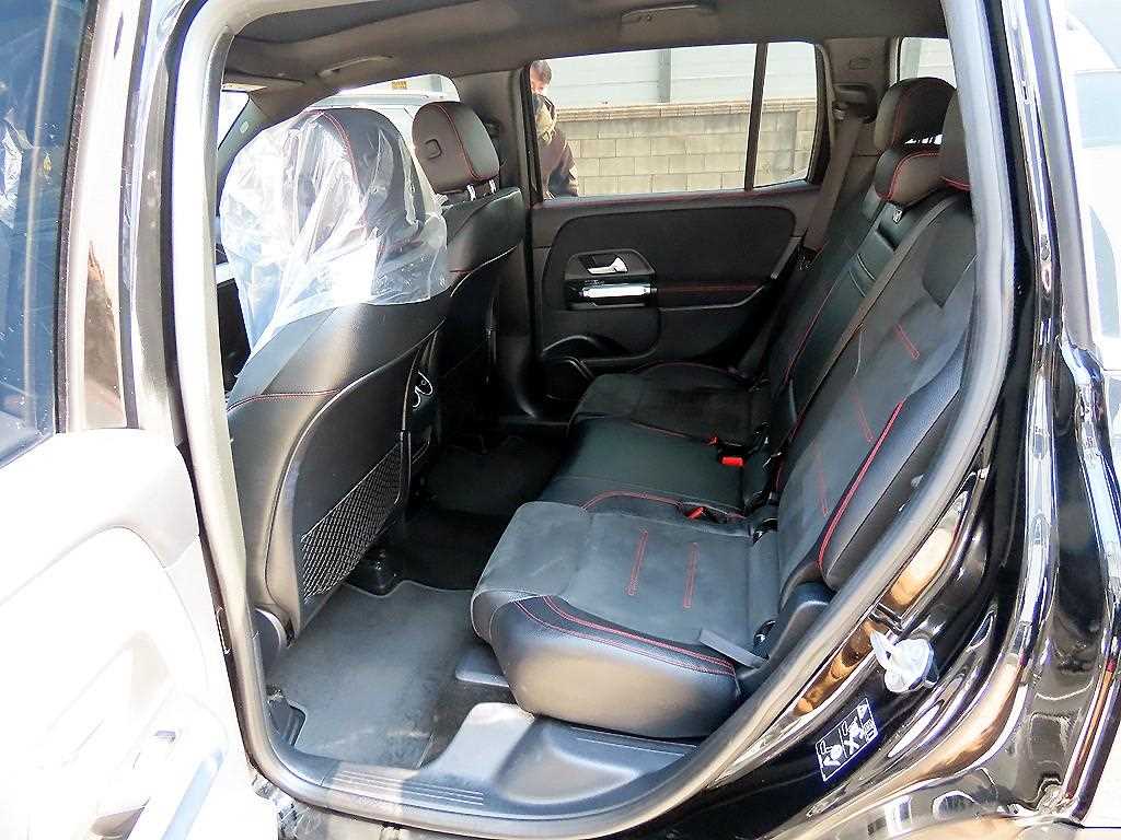 Mercedes Benz GLB Class - Vista 6