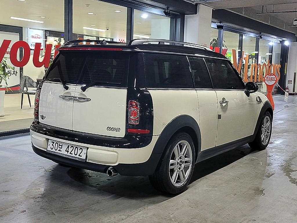 Mini Clubman - Vista 4