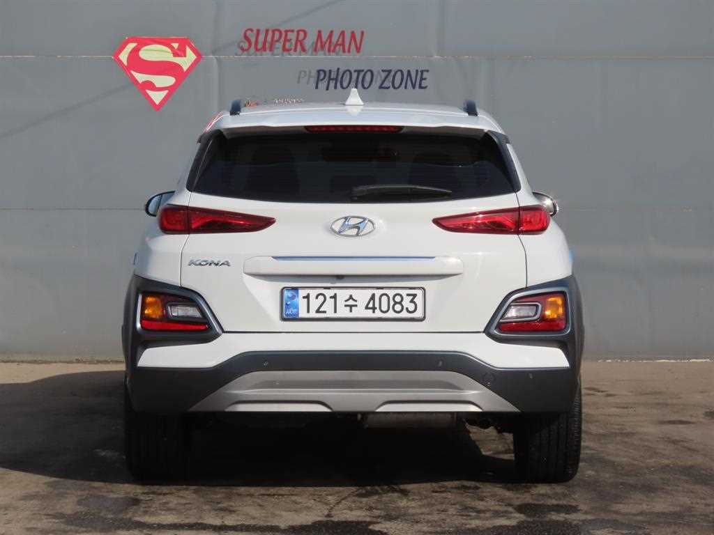 HYUNDAI Kona - Vista 4