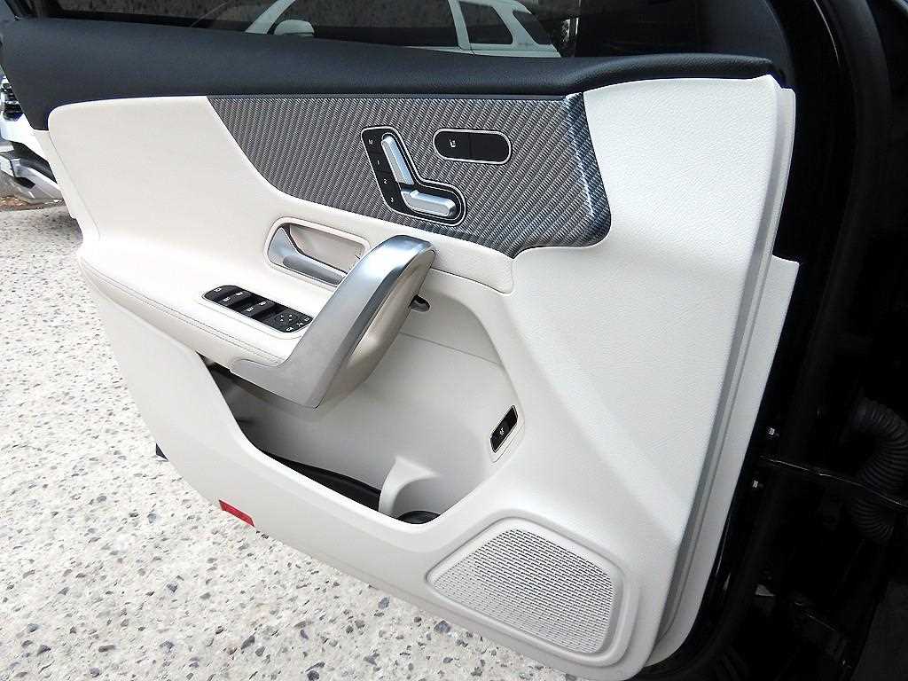 Mercedes Benz A Class - Vista 12