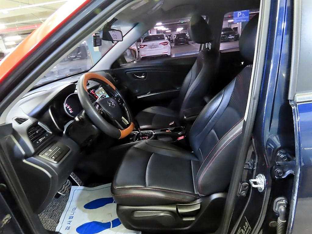 Ssangyong Tivoli - Vista 6