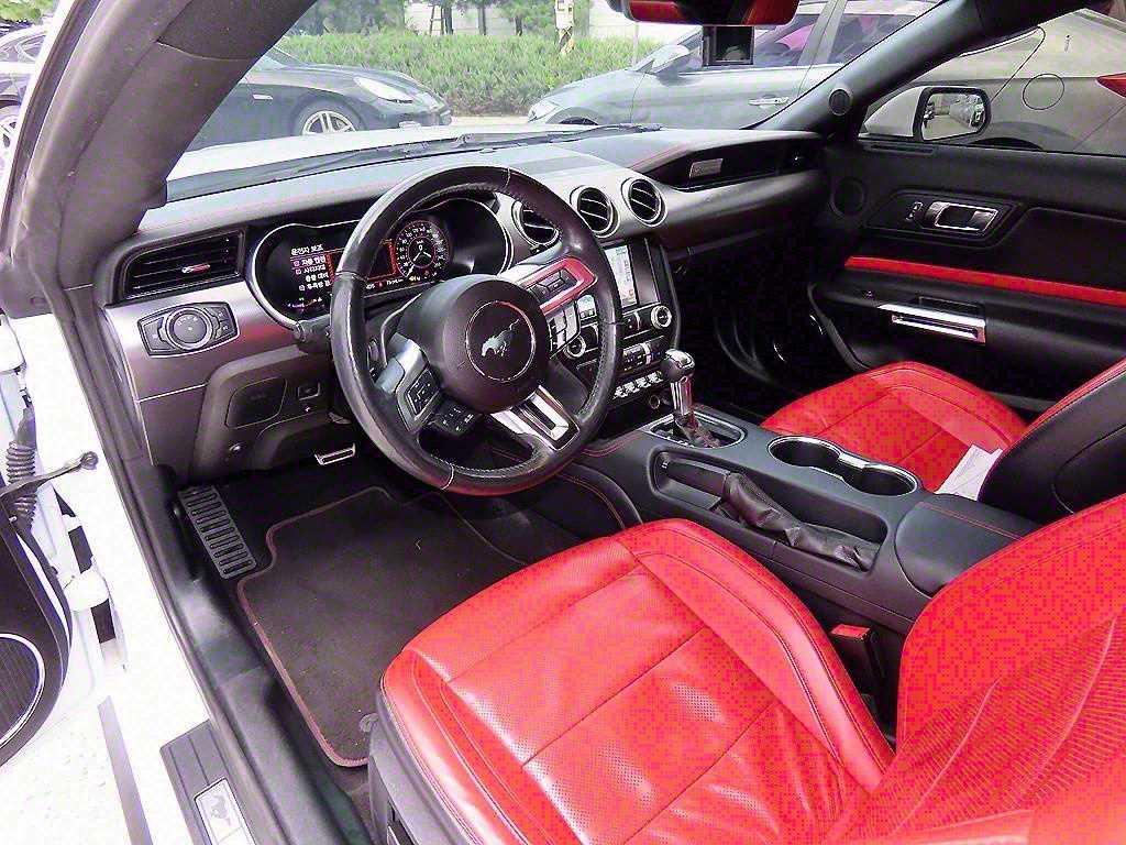 Ford Mustang - Vista 7