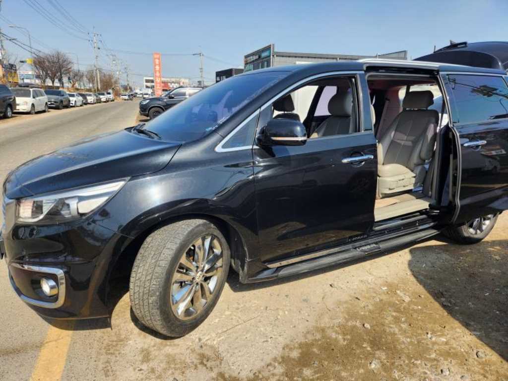 KIA Carnival - Vista 3