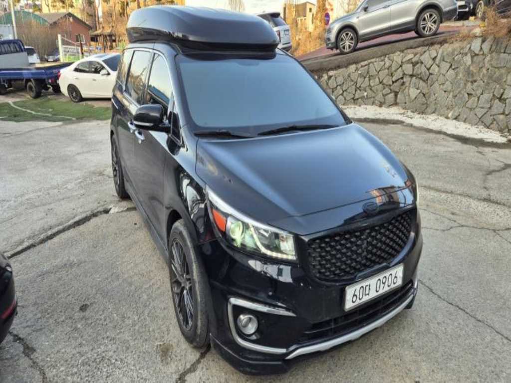 KIA Carnival - Vista 3