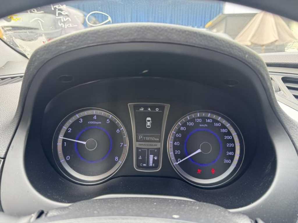 HYUNDAI Grandeur - Vista 5