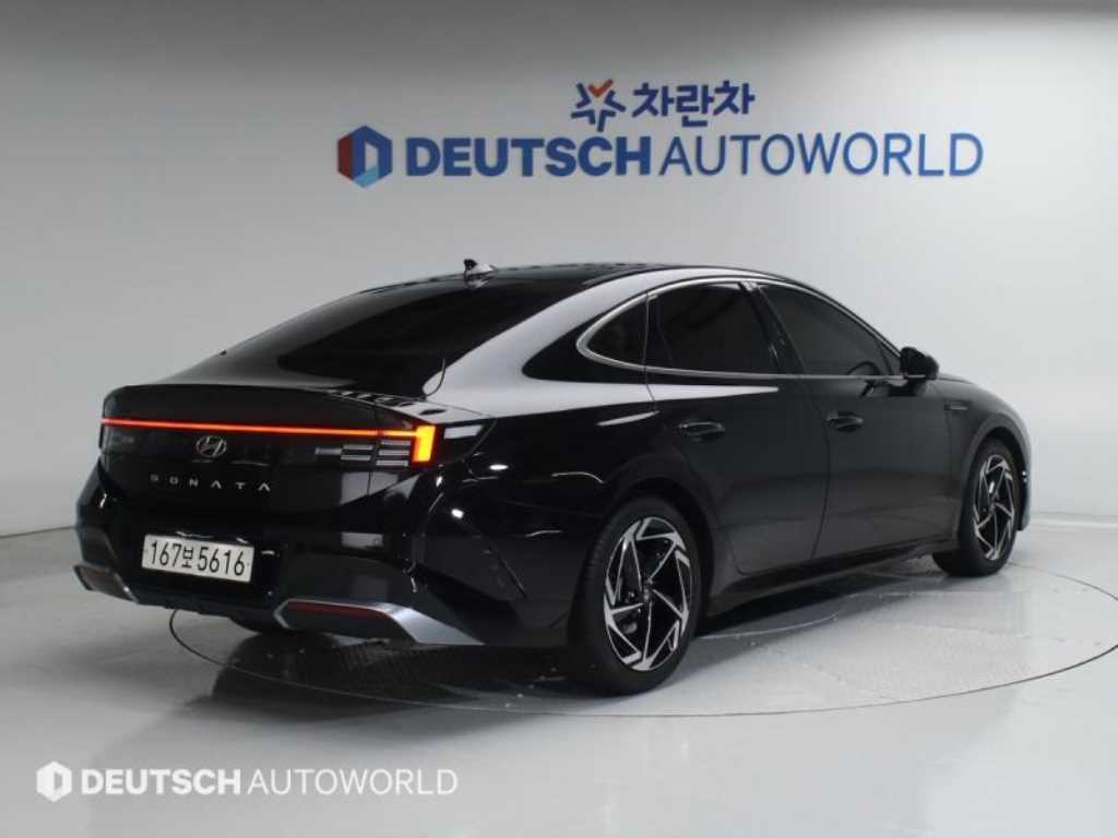 HYUNDAI Sonata - Vista 2