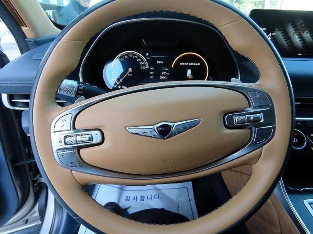 Genesis GV80 - Vista 9