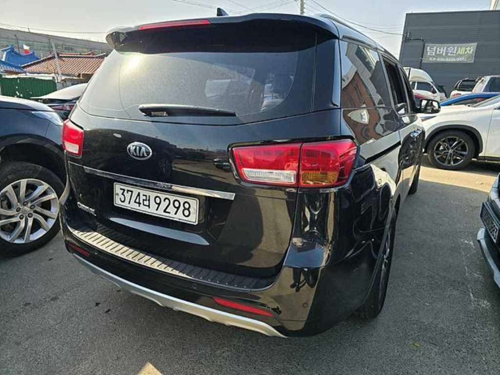 KIA Carnival - Vista 4