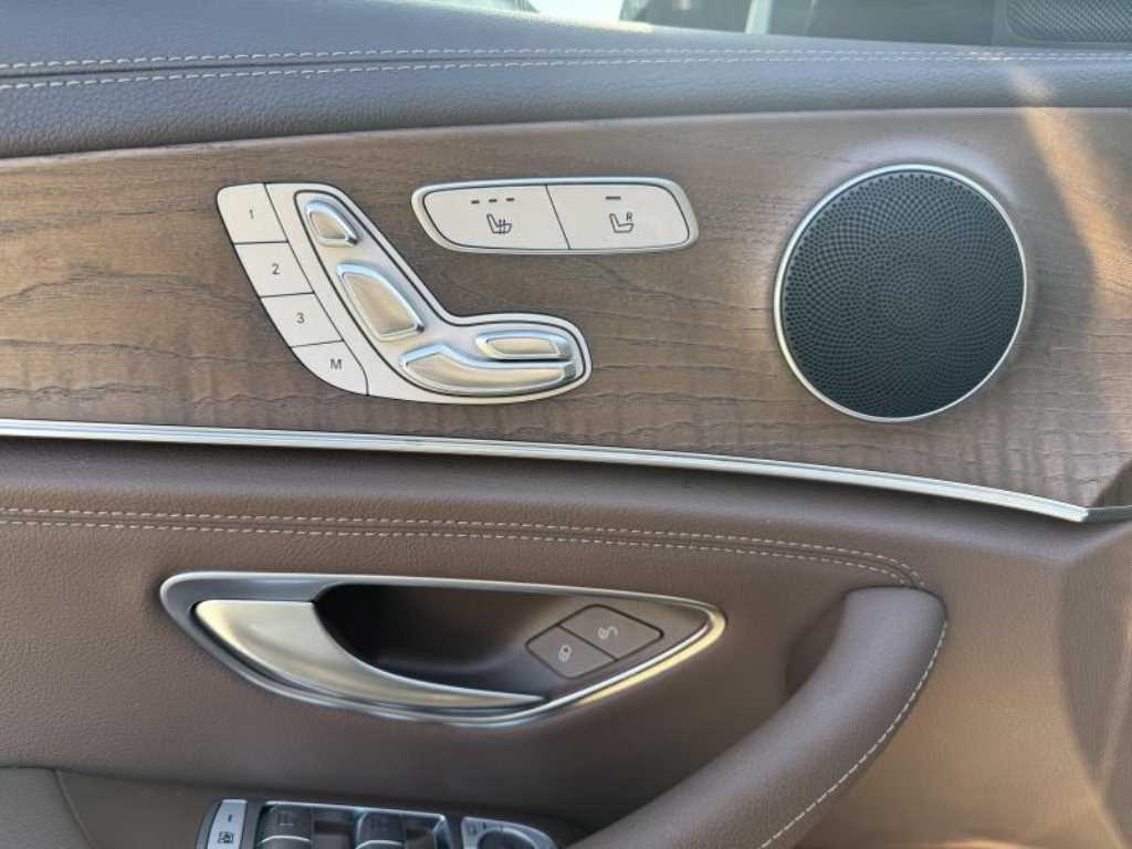 Mercedes Benz E class - Vista 10