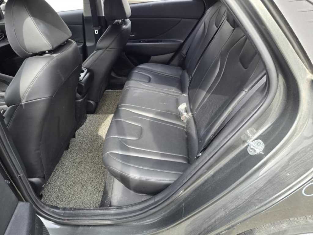 HYUNDAI Avante - Vista 8