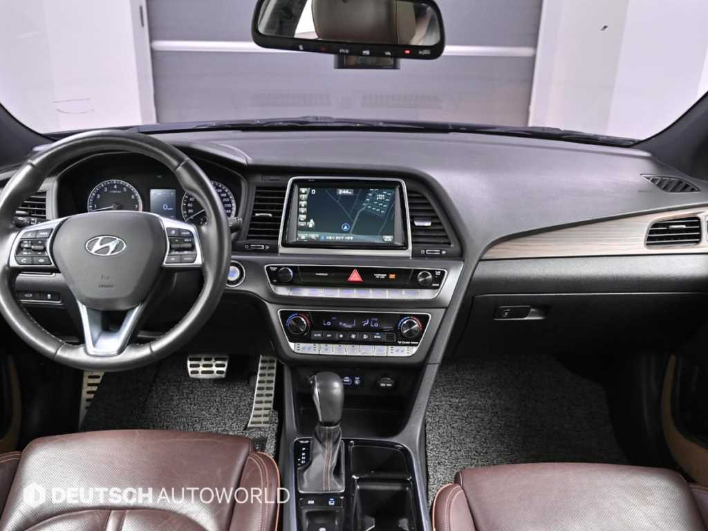 HYUNDAI Sonata - Vista 7