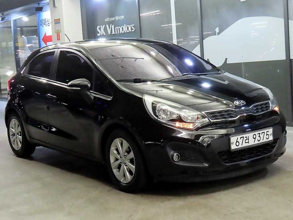 KIA Pride 2014 Negro - Importación desde Corea - HF Imports Iquique - Foto 1