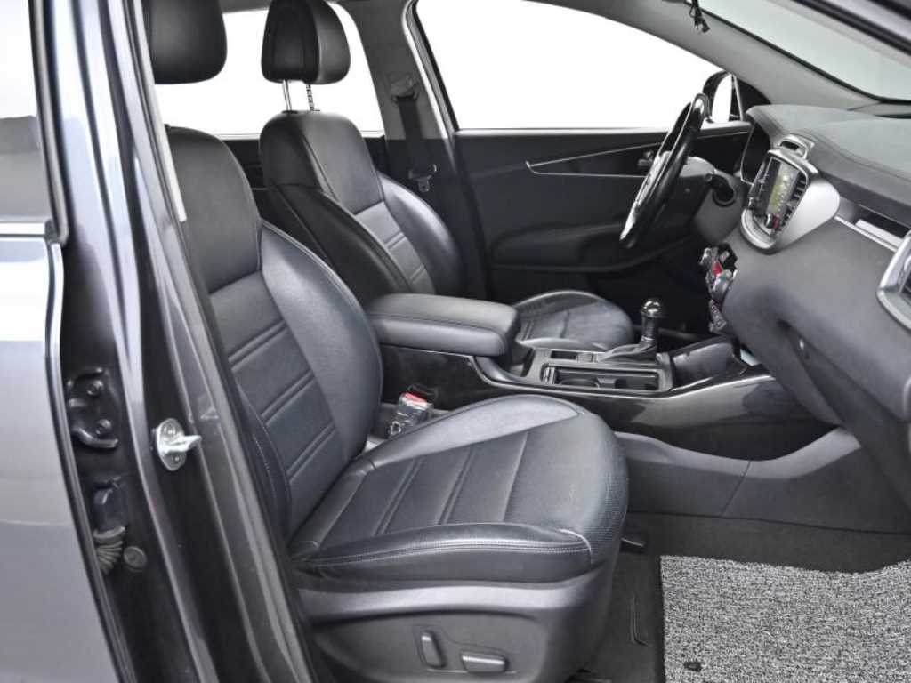 KIA Sorento - Vista 10