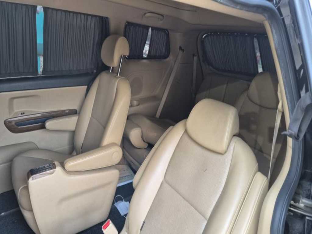 KIA Carnival - Vista 9