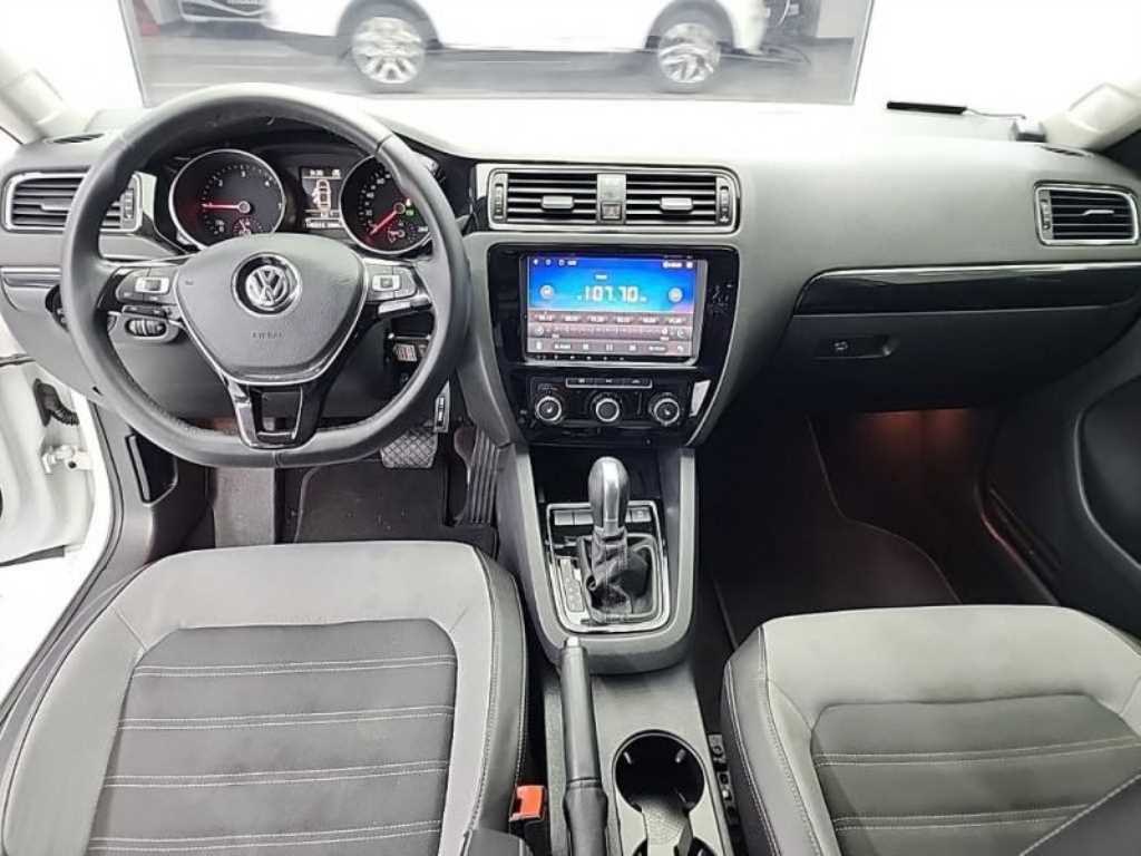 Volkswagen Jetta - Vista 7