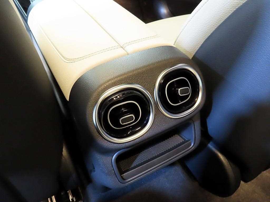 Mercedes Benz GLC Class 2024 Negro - Importación desde Corea - HF Imports Iquique - Foto 14