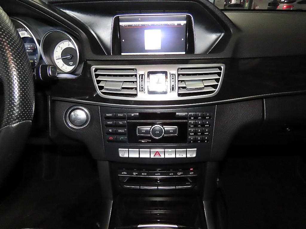 Mercedes Benz E class - Vista 11