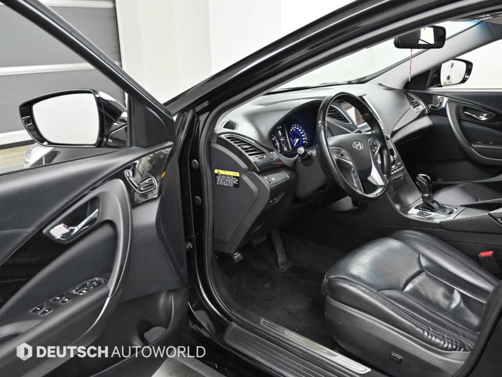 HYUNDAI Grandeur - Vista 11