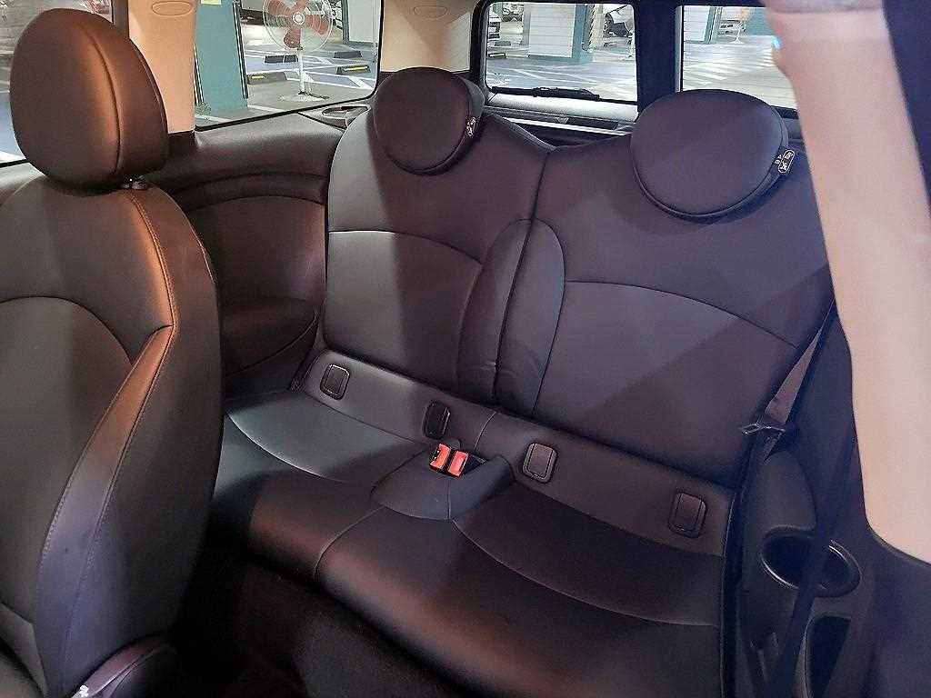 Mini Clubman - Vista 8