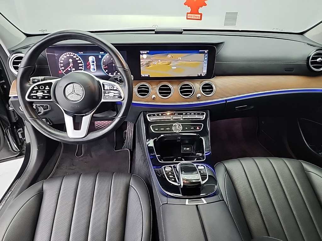 Mercedes Benz E class - Vista 7