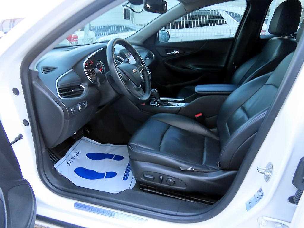 Chevrolet Malibu - Vista 5