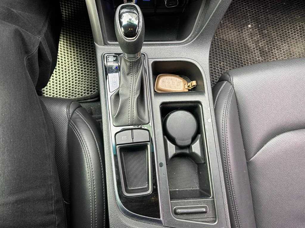 HYUNDAI Sonata - Vista 8