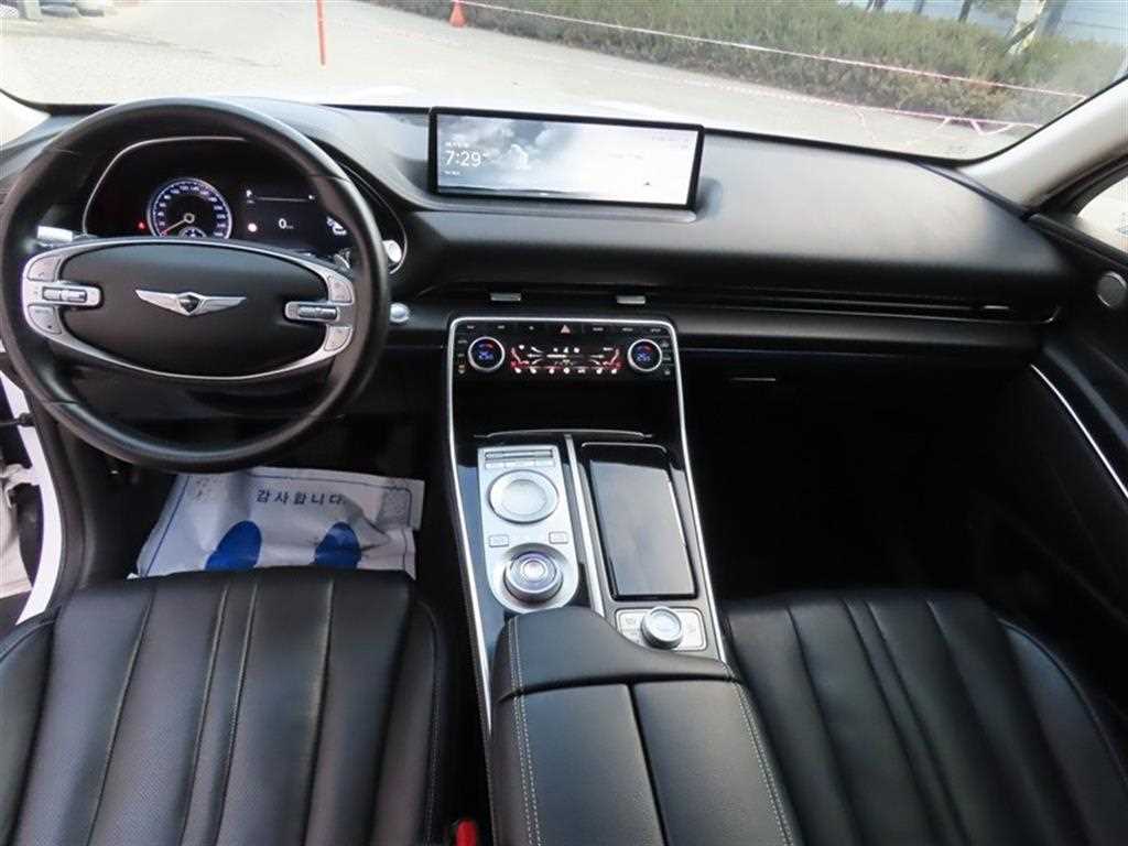 Genesis GV80 - Vista 9