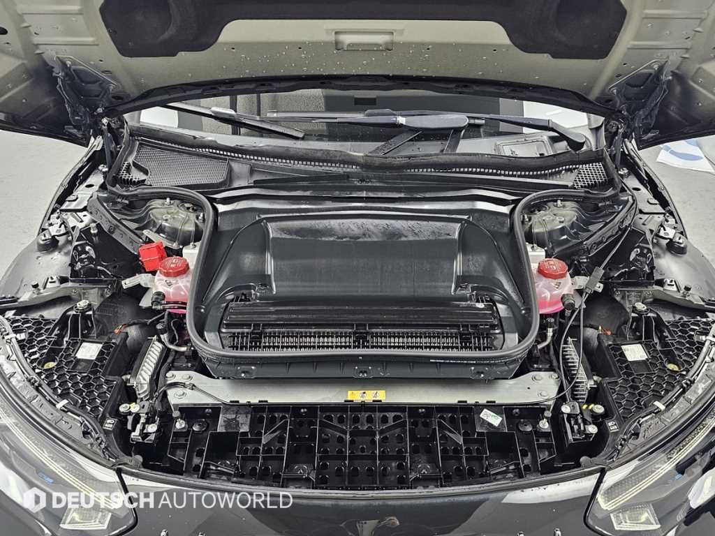 Mercedes Benz EQE - Vista 6