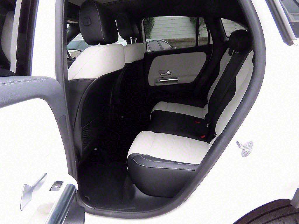 Mercedes Benz GLA Class - Vista 6