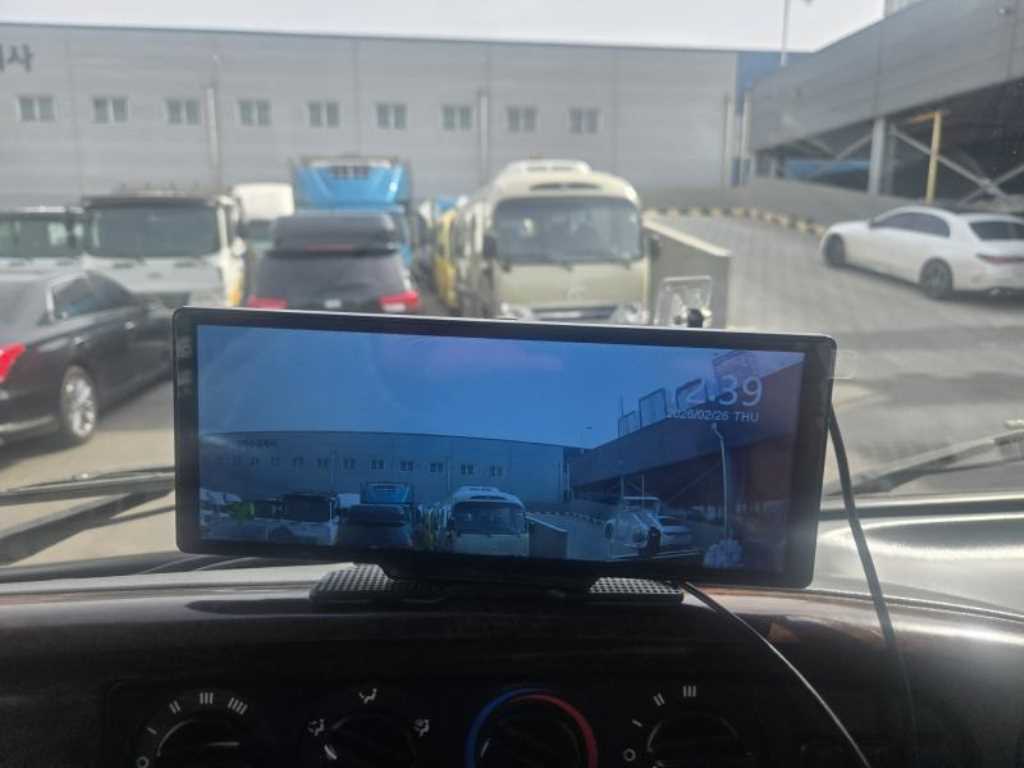 medium and large bus Hyundai bus - Vista 10