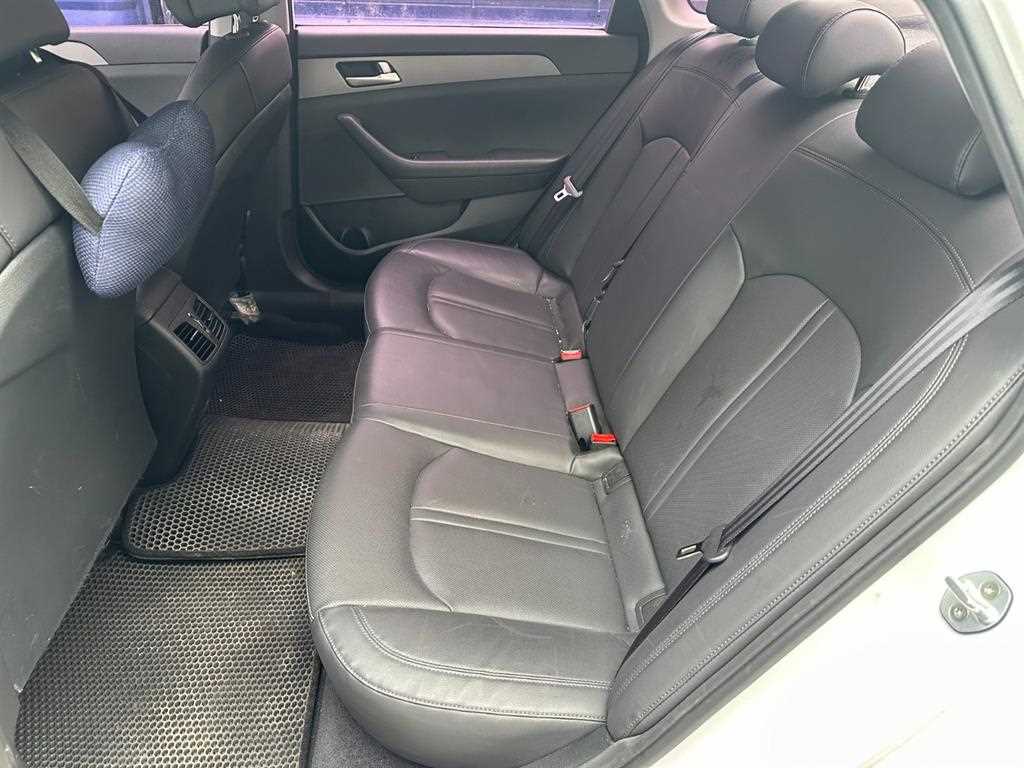 HYUNDAI Sonata - Vista 12