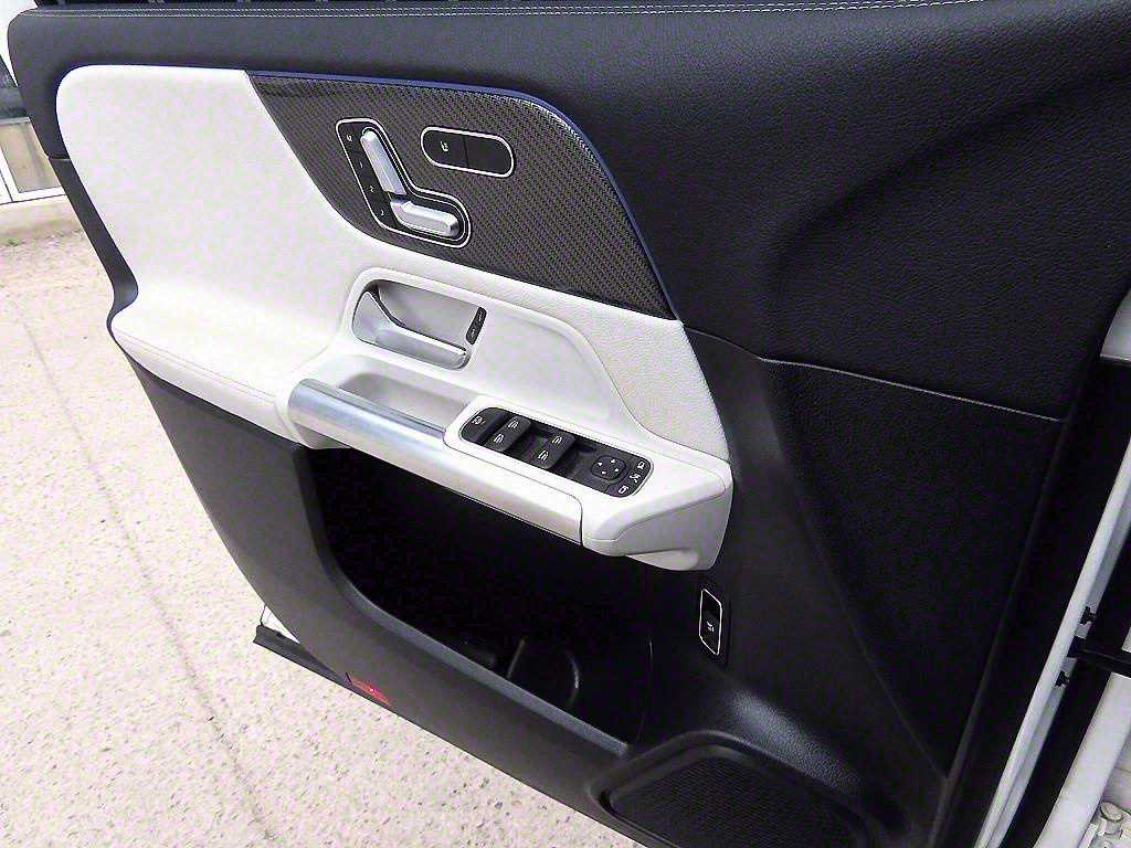 Mercedes Benz GLA Class - Vista 12