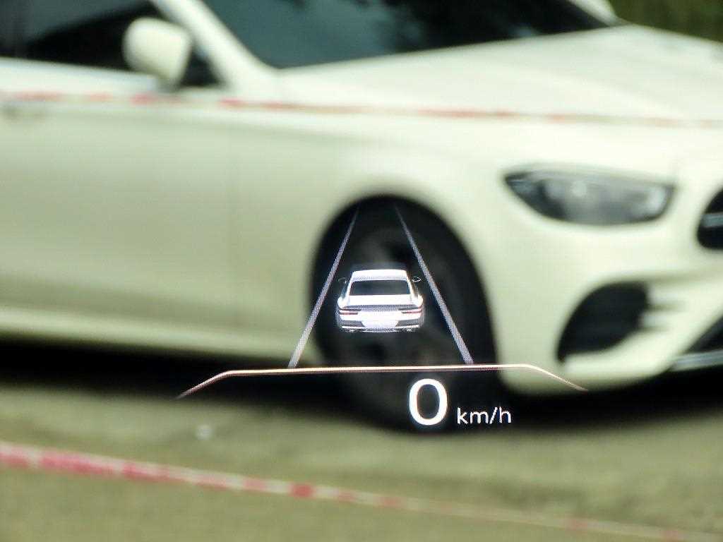 Genesis G80 - Vista 10