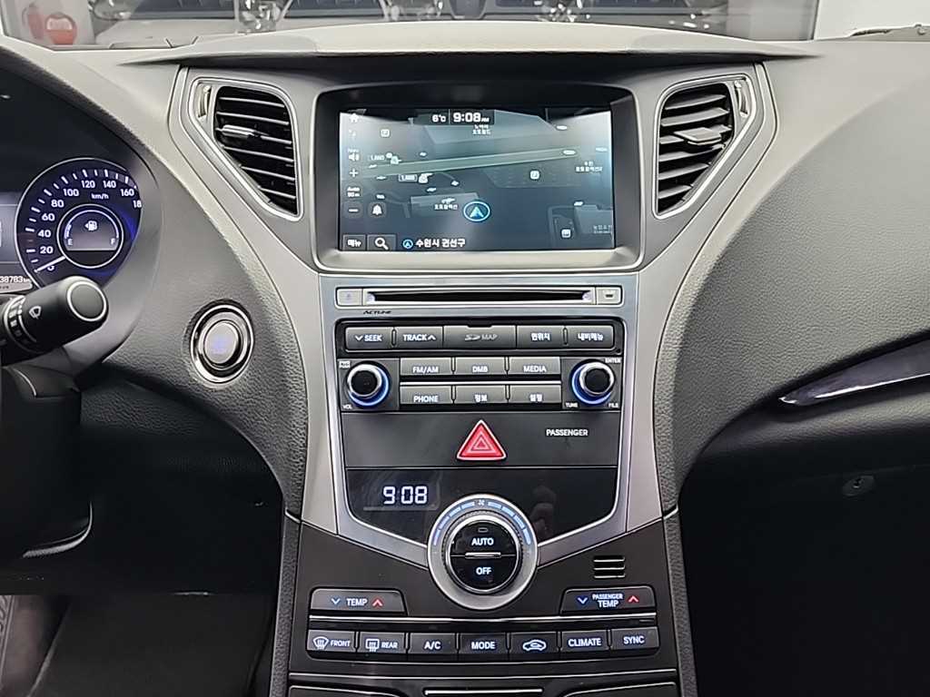 HYUNDAI Grandeur - Vista 10