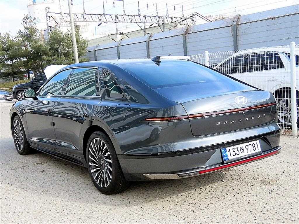 HYUNDAI Grandeur - Vista 3