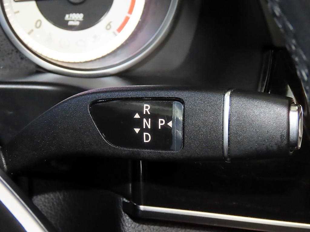 Mercedes Benz E class - Vista 12