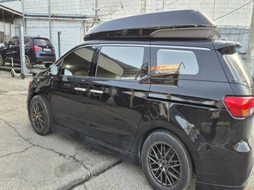 KIA Carnival - Vista 7