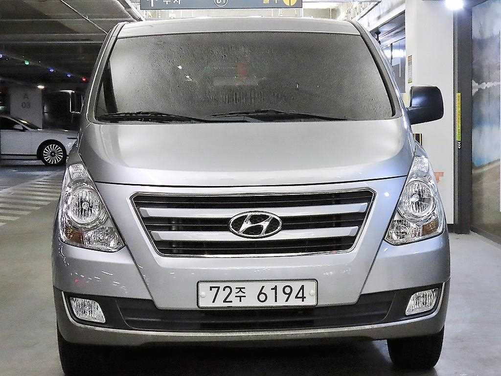 HYUNDAI Starex - Vista 2