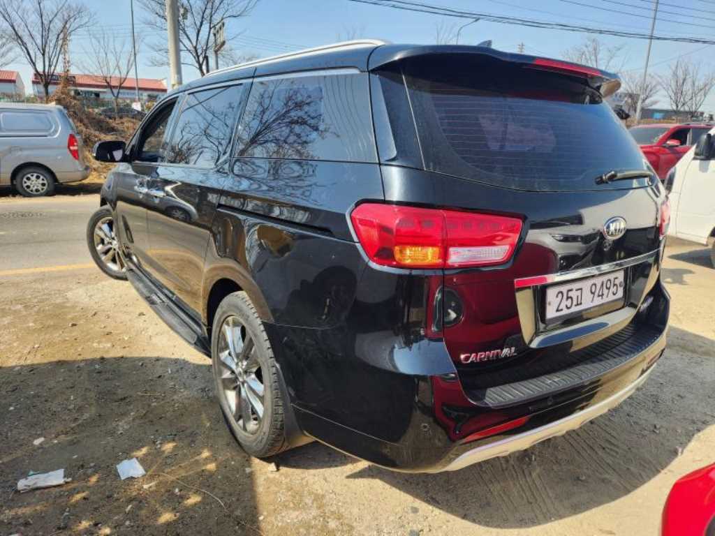 KIA Carnival - Vista 6