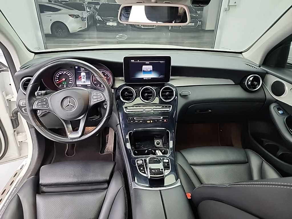 Mercedes Benz GLC Class - Vista 7