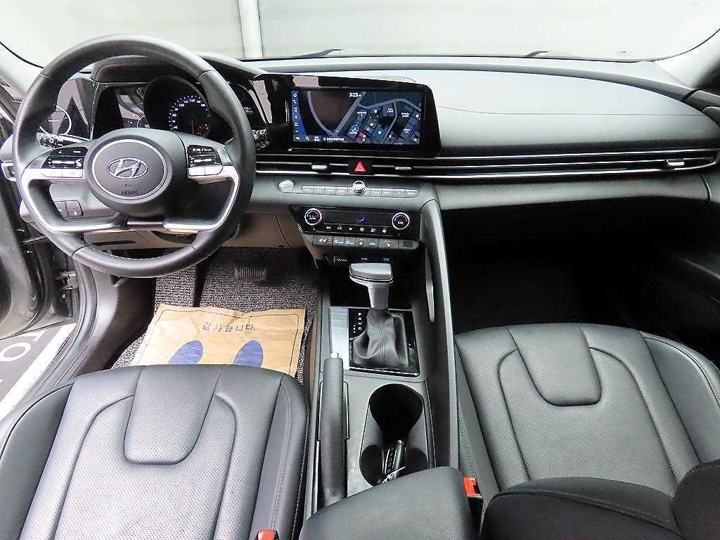 HYUNDAI Avante - Vista 7