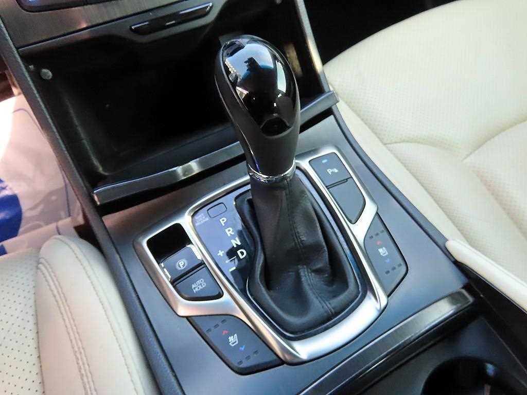 HYUNDAI Grandeur - Vista 10