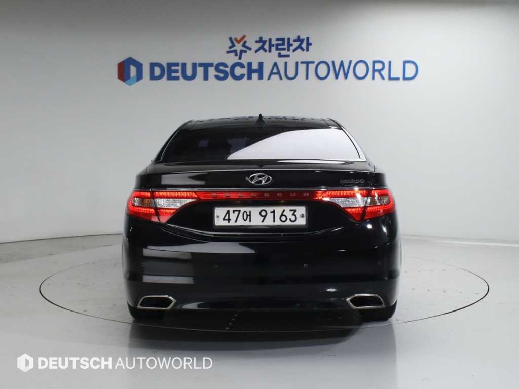 HYUNDAI Grandeur - Vista 4