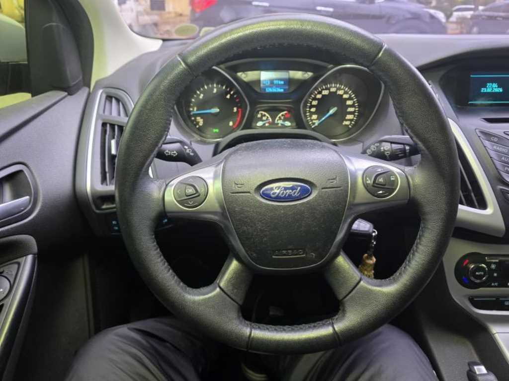Ford Focus - Vista 10